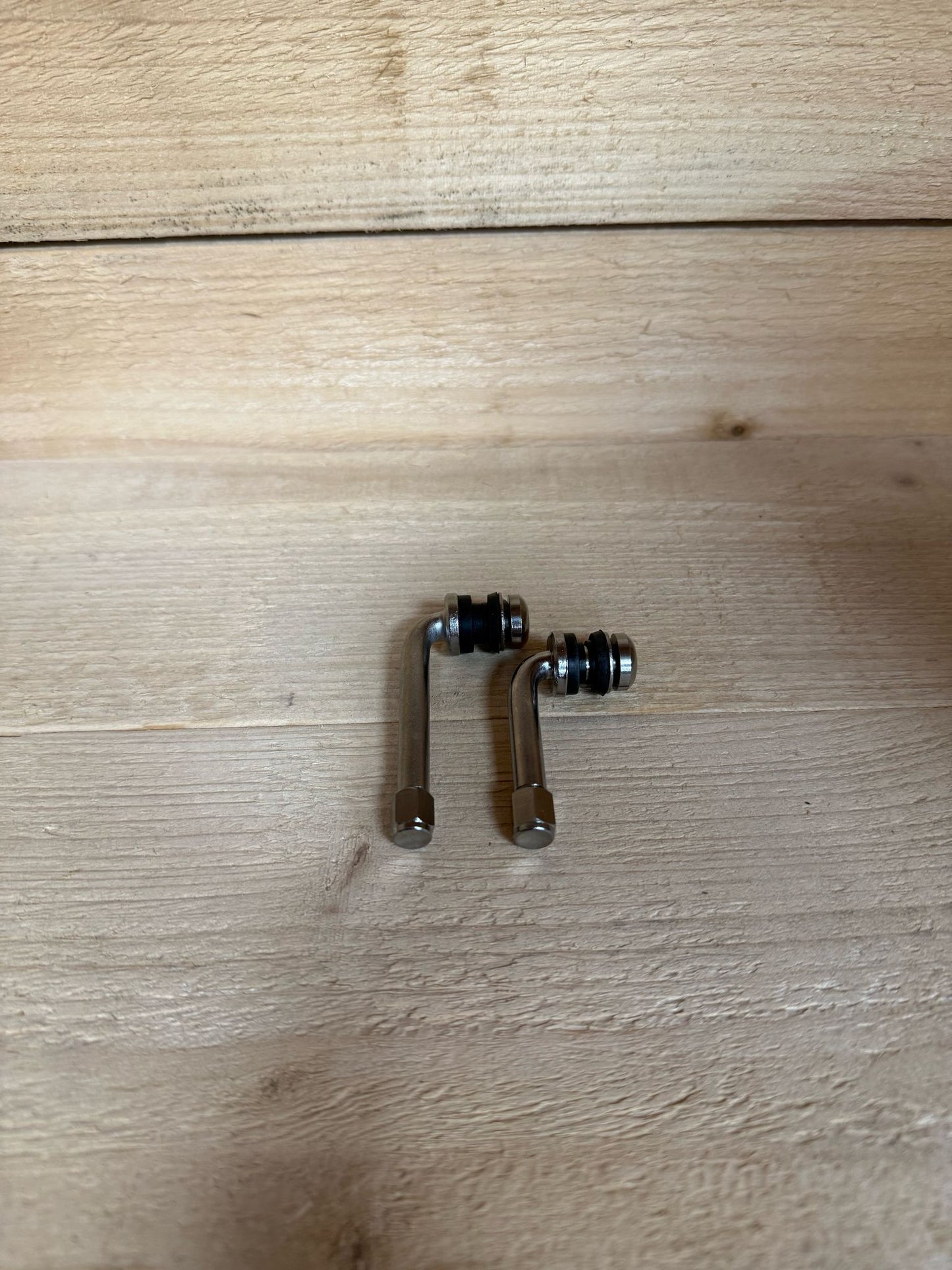 90 Degree Valve stems