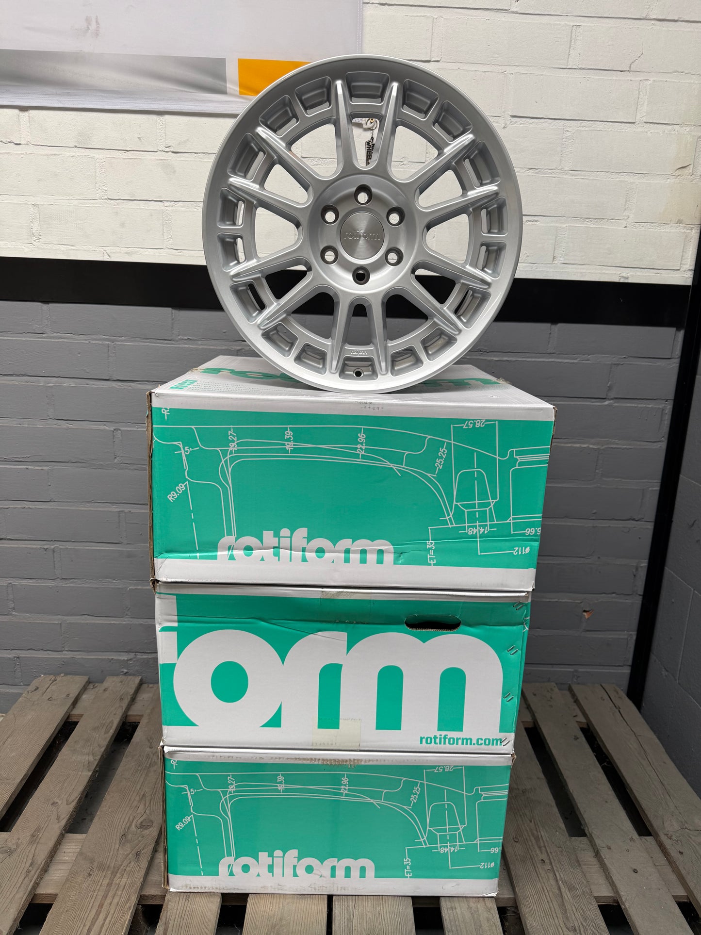 18” Rotiform OZR-T 6x120 wheels ( New Vw Transporter & Ford Transit ) (Kopie)