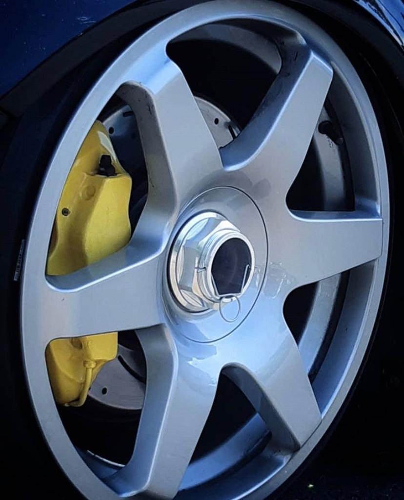 Centerlock look hex nuts for Rotiform