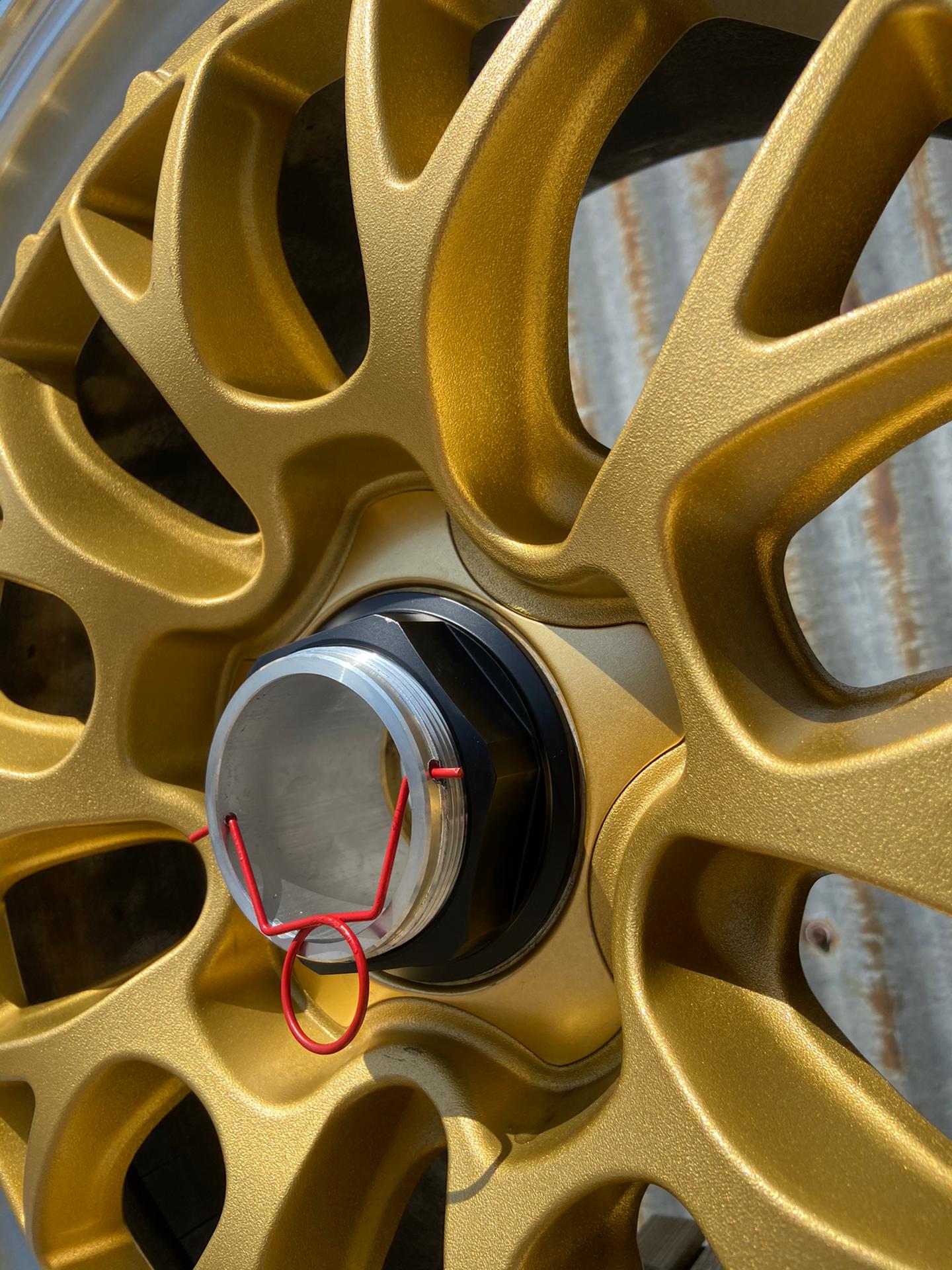 Centerlock look hex nuts for Rotiform