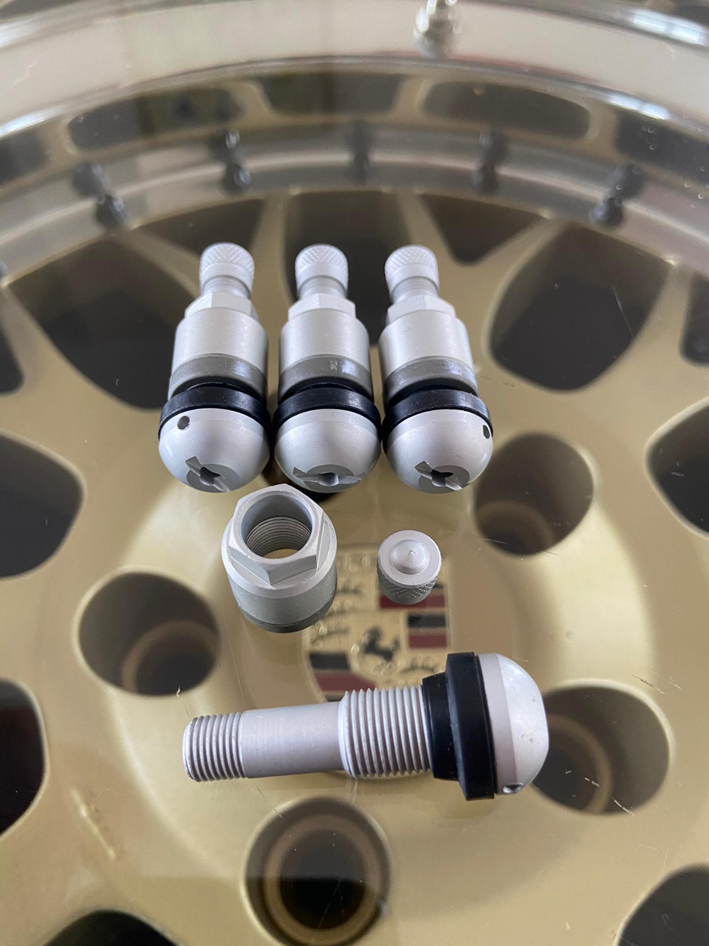 11.5mm Wheel Rim valve / Ventiel ( Black Silver Chrome )