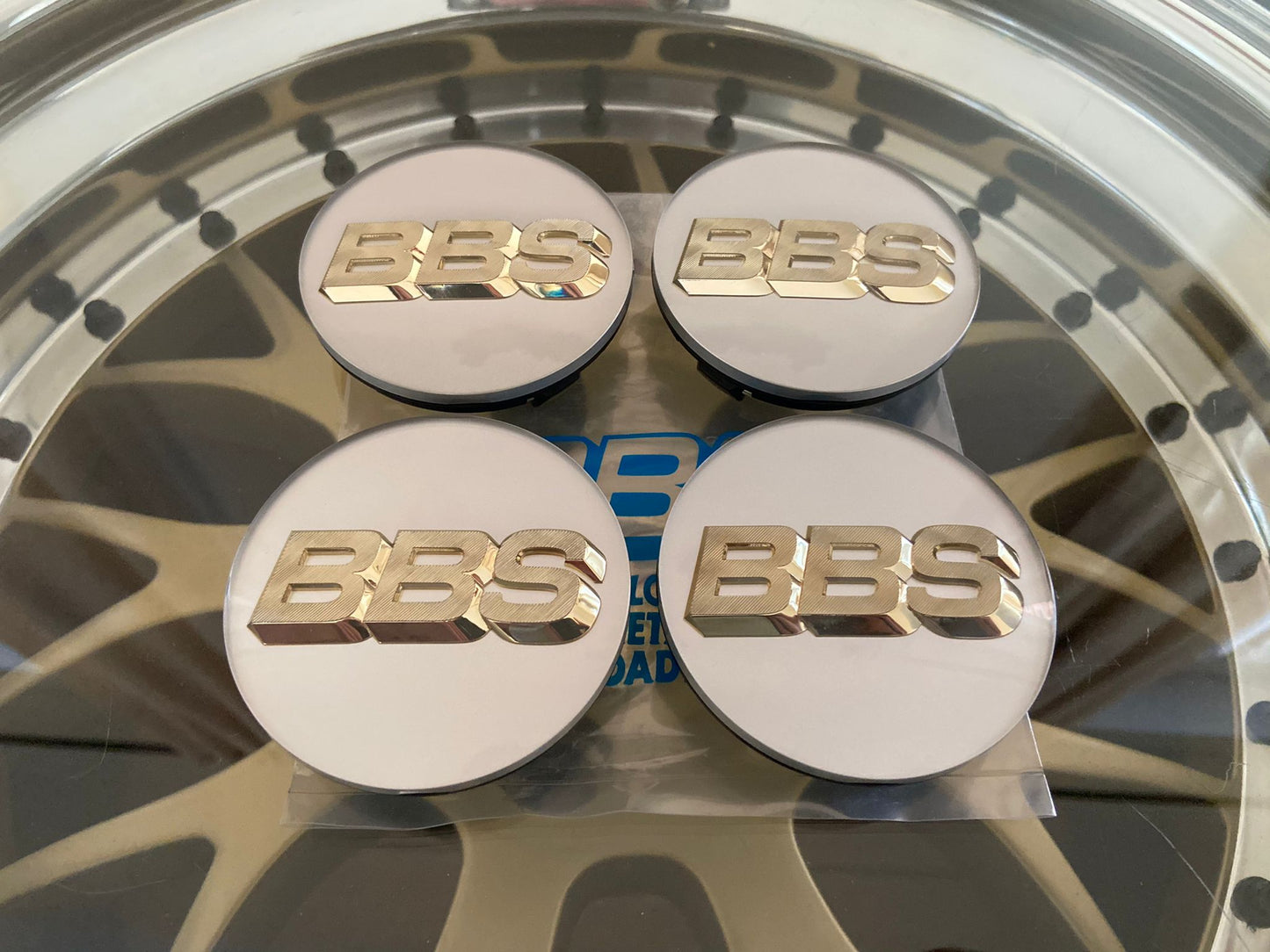 BBS 70.6mm Clickring White / Gold Centercaps Badges Logos