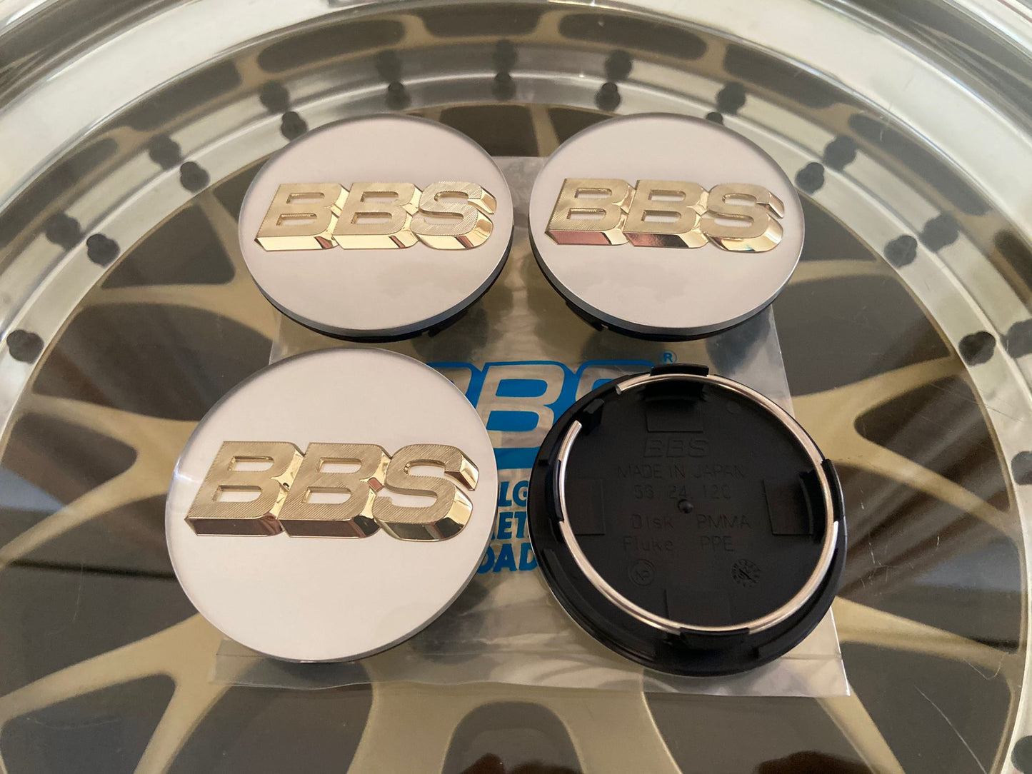 BBS 70.6mm Clickring White / Gold Centercaps Badges Logos