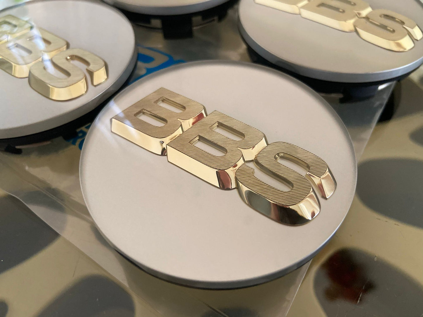 BBS 70.6mm Clickring White / Gold Centercaps Badges Logos