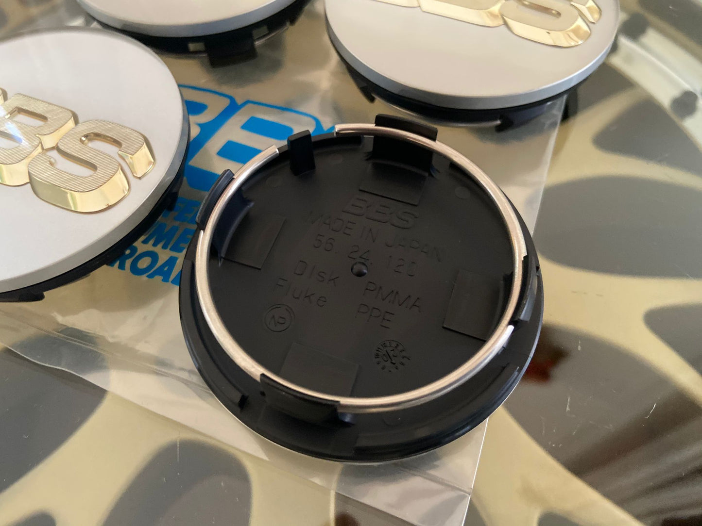 BBS 70.6mm Clickring White / Gold Centercaps Badges Logos