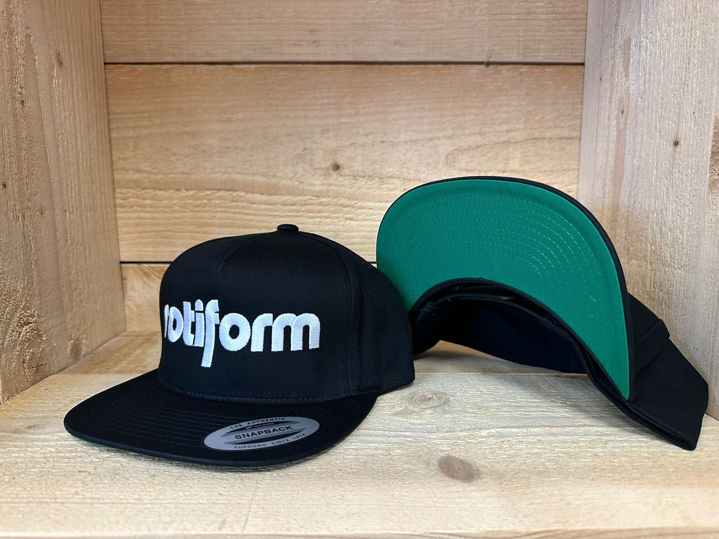Rotiform Snapback Logo Black/Green