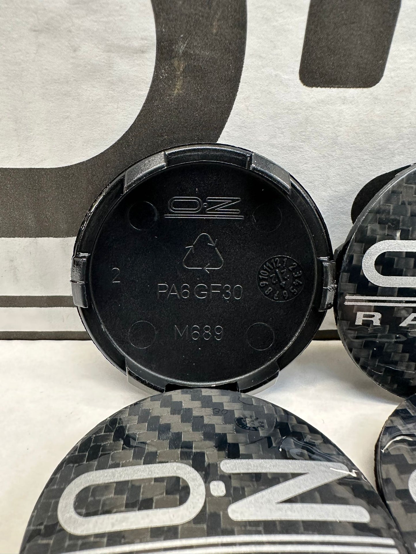 Oz Racing 55mm centercaps ( M689 ex M582 ) Black