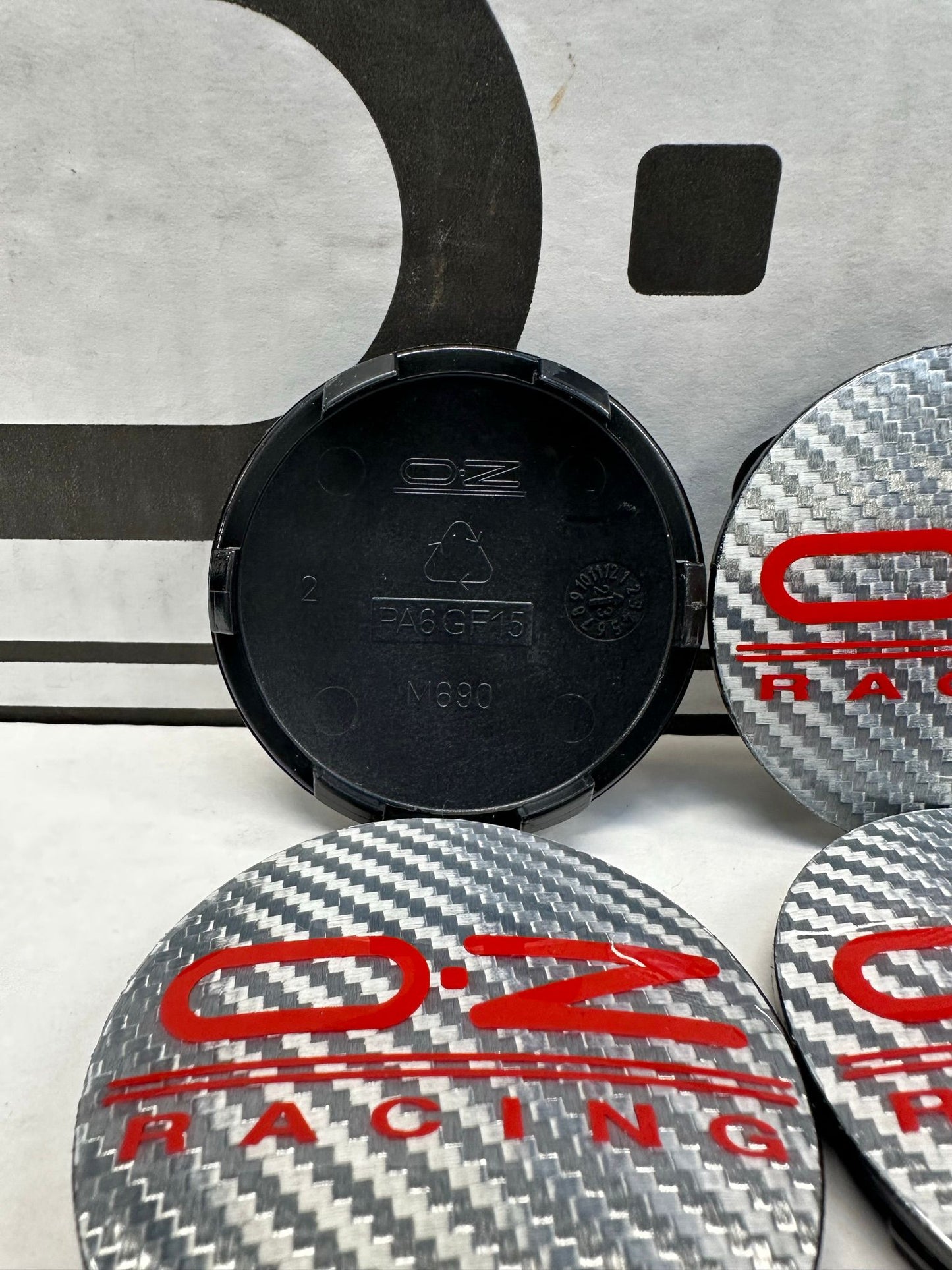 Oz Racing 62mm centercaps ( M690 ex M595 ) Silver