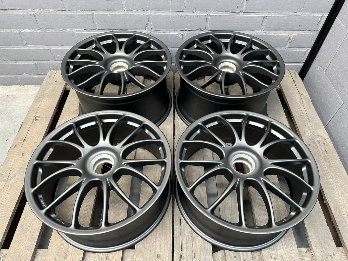 19″ Ferrari F430 Challenge wheels (BBS Motorsport)