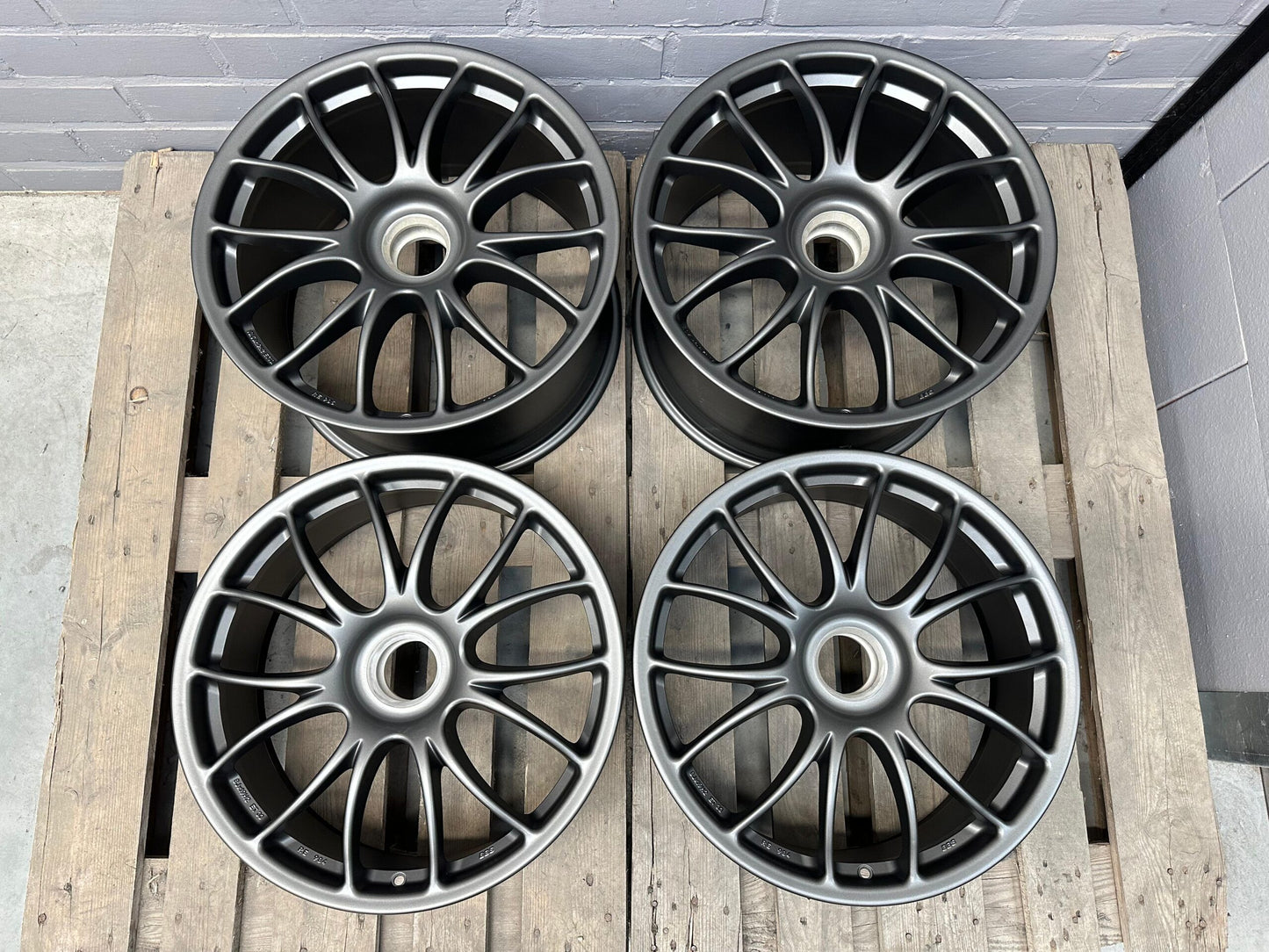 19″ Ferrari F430 Challenge wheels (BBS Motorsport)