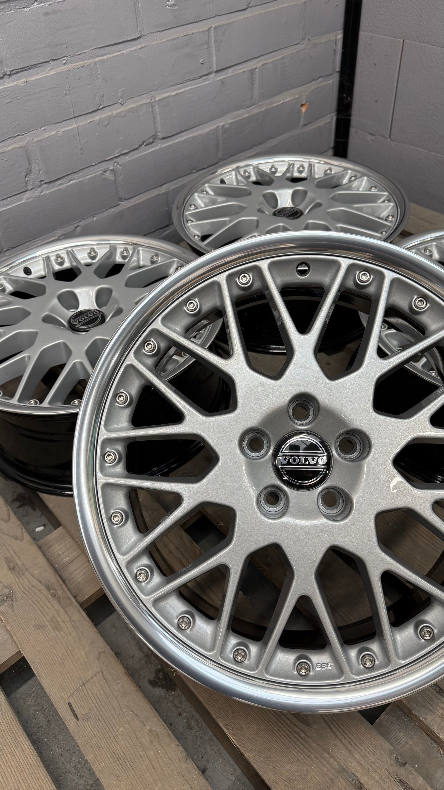 18” Volvo Triton 5x108 wheels
