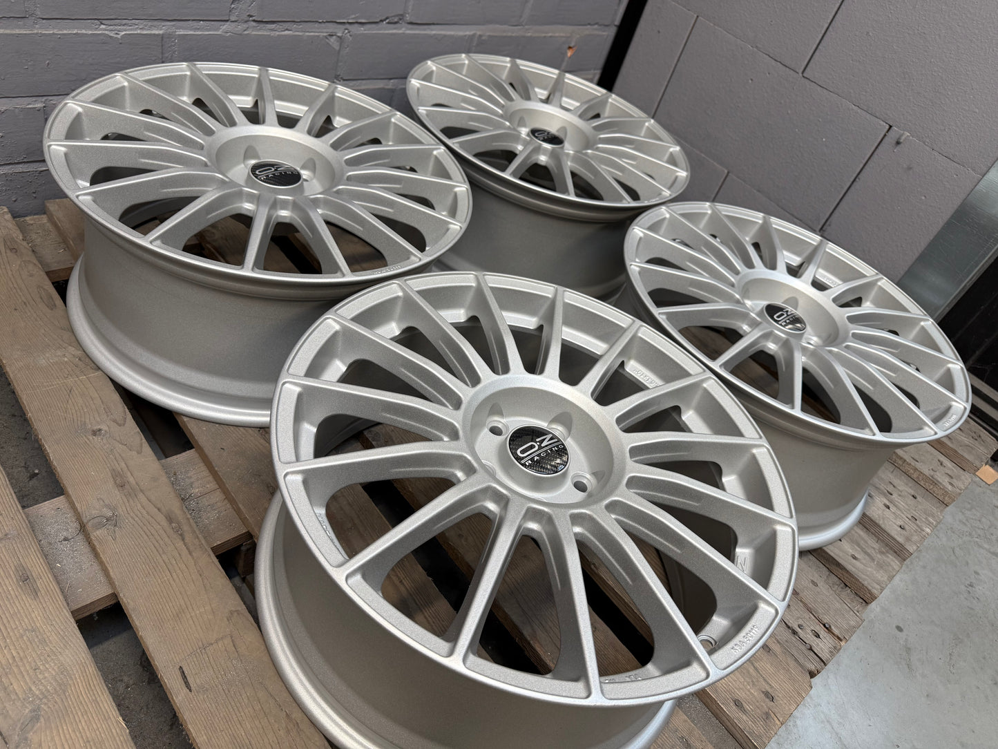 19” Oz Superturismo LM 5x112 wheels