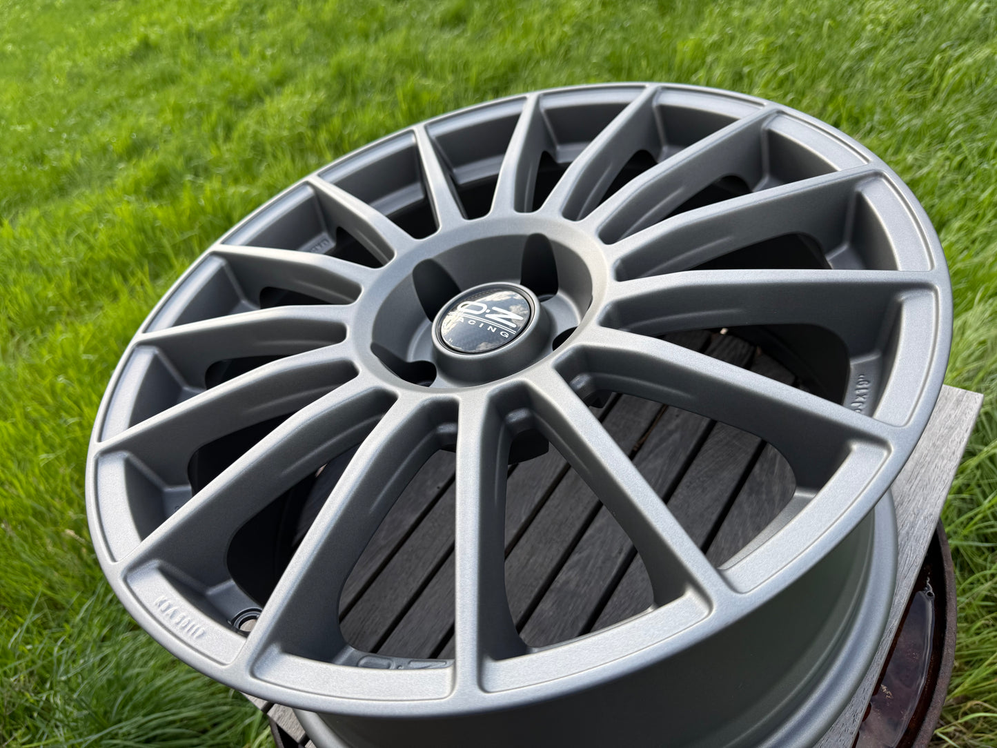 19” Oz Superturismo LM 5x120 wheels