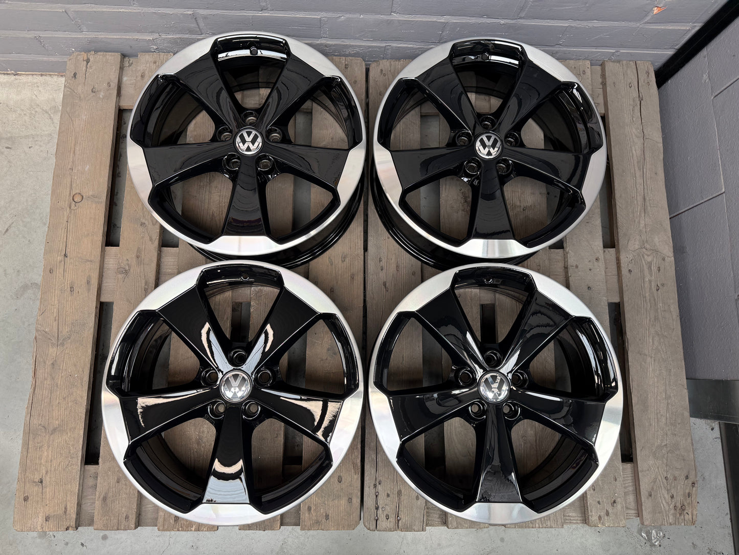 19” Vw Glendale 5x112 wheels ( Golf 6 GTI Edition 35 )