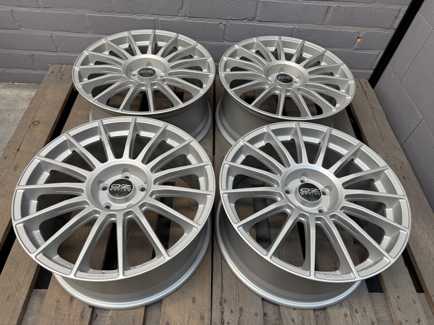 19” Oz Superturismo LM 5x112 wheels