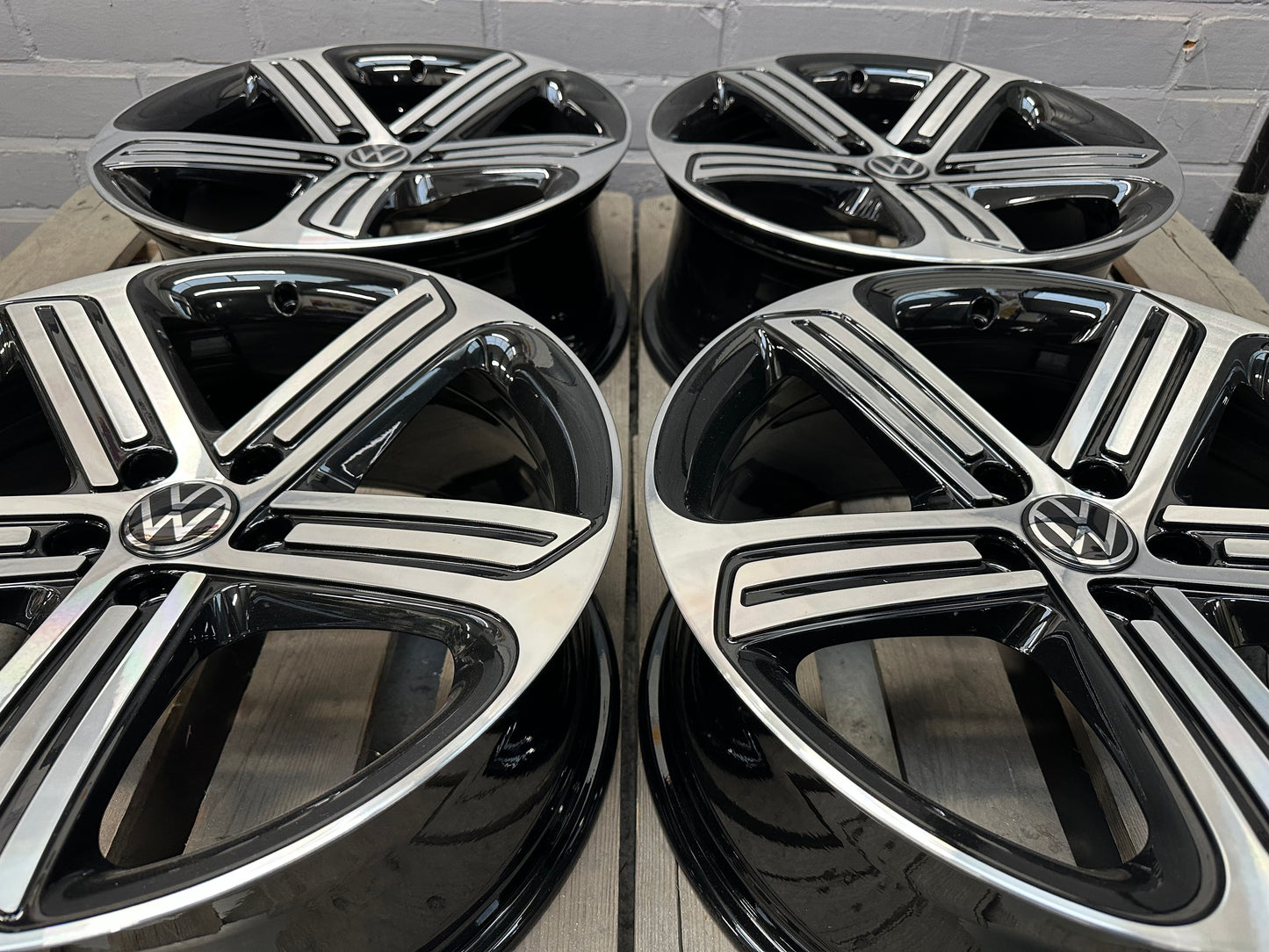 19” Vw Cadiz 5x112 wheels ( Golf 7R )