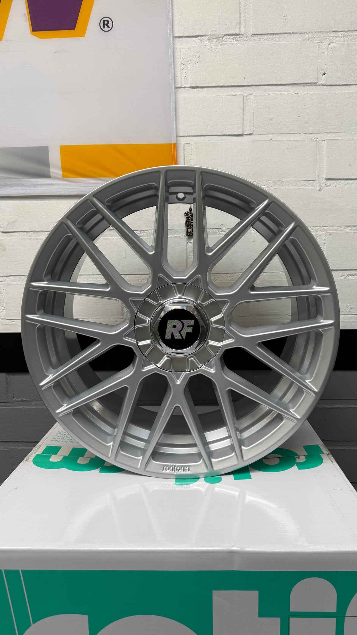 19” Rotiform RSE 5x108 wheels