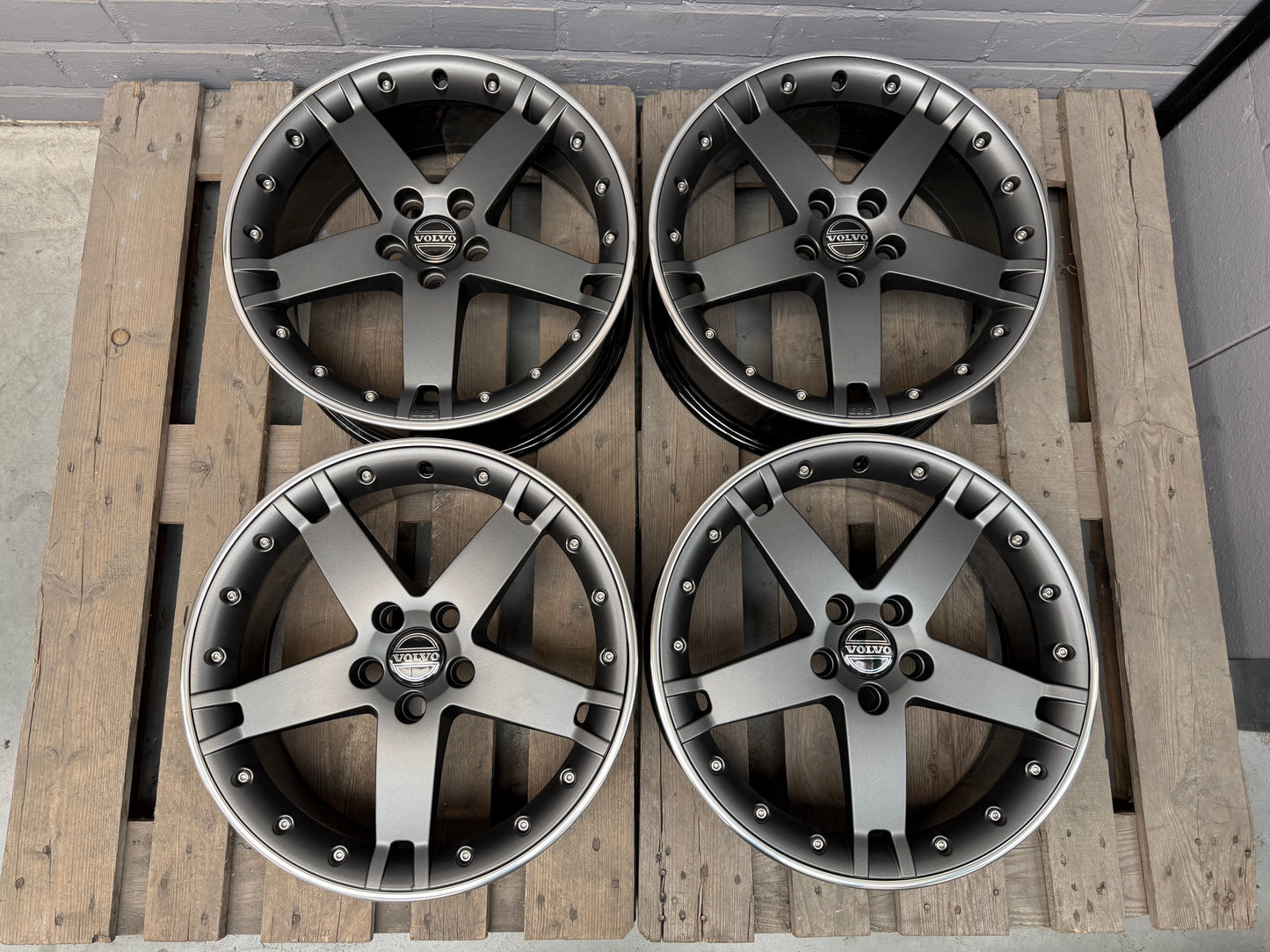 18” Volvo Medea 5x108 wheels ( C30 S40 V40 V50 )