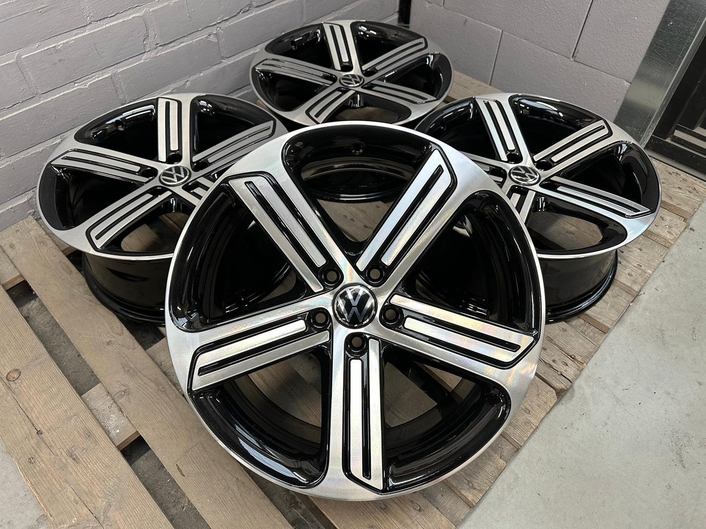 19” Vw Cadiz 5x112 wheels ( Golf 7R )