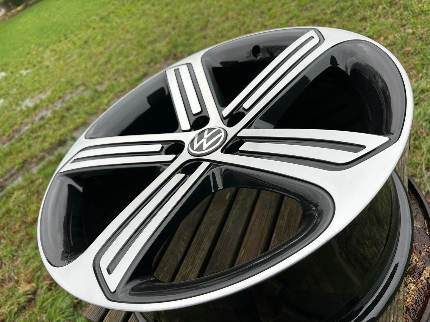 19” Vw Cadiz 5x112 wheels ( Golf 7R )