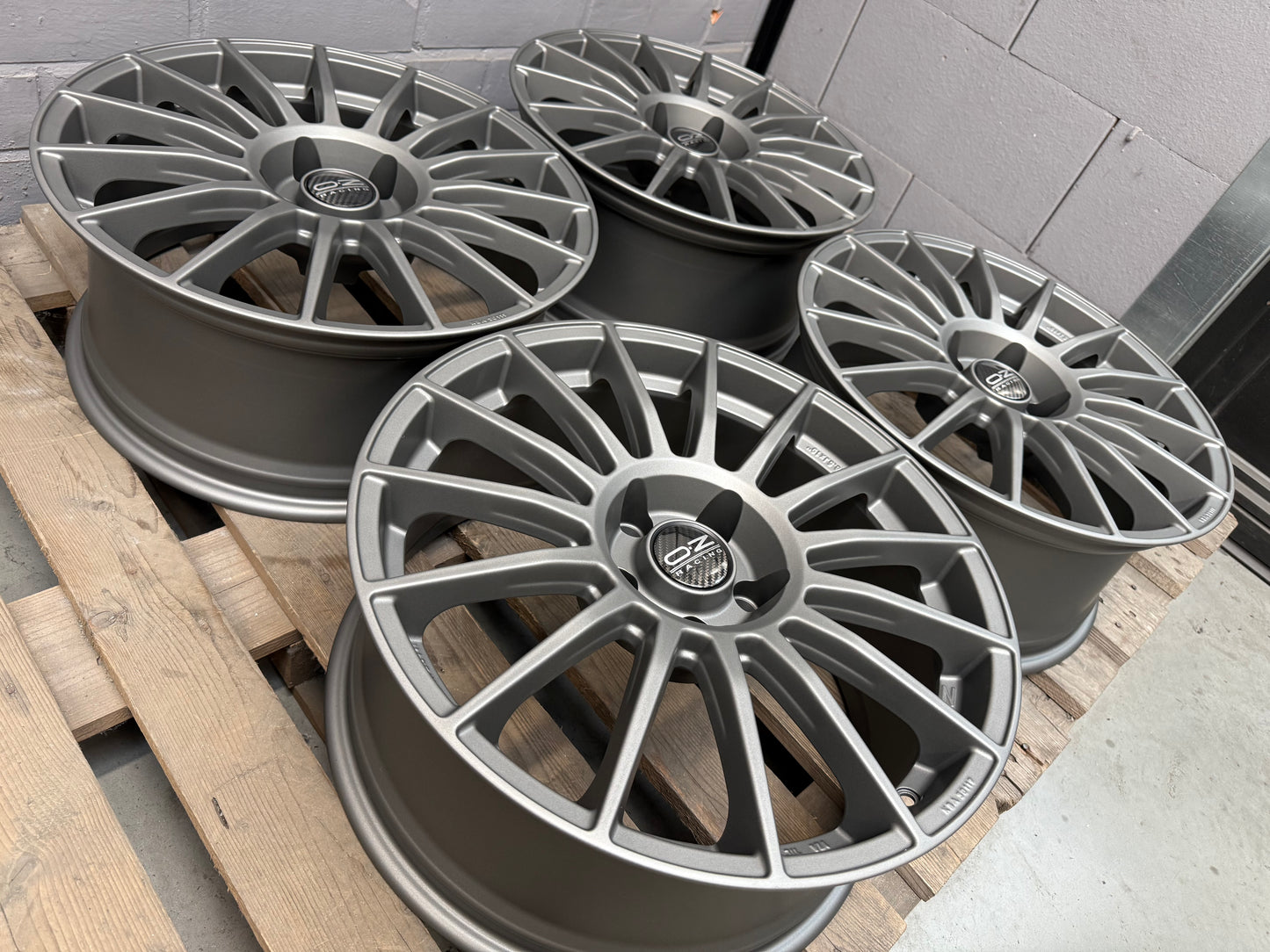 19” Oz Superturismo LM 5x120 wheels