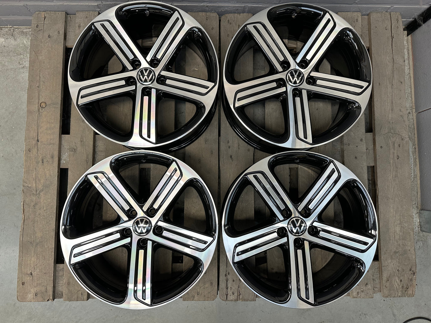 19” Vw Cadiz 5x112 wheels ( Golf 7R )