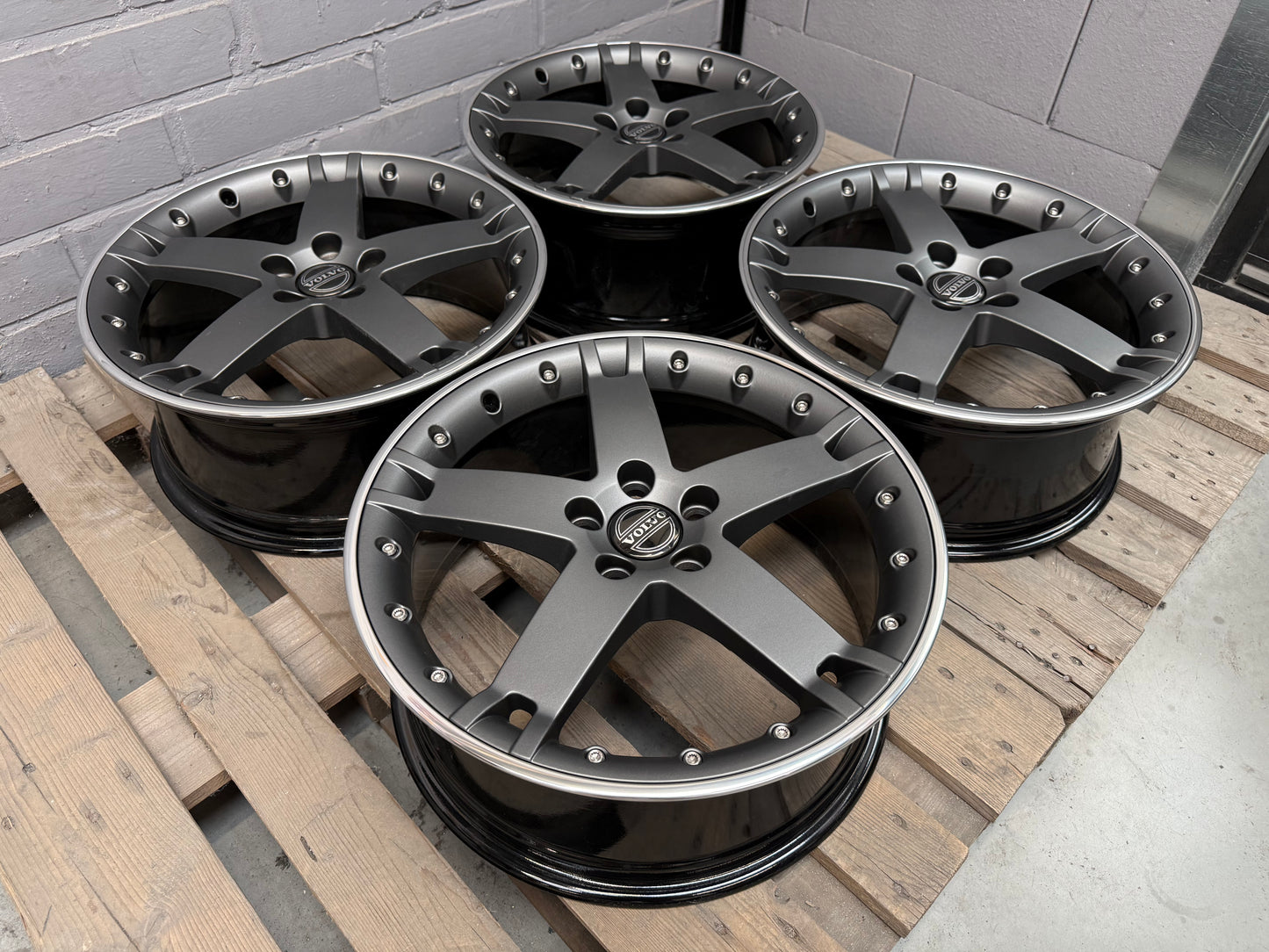 18” Volvo Medea 5x108 wheels ( C30 S40 V40 V50 )
