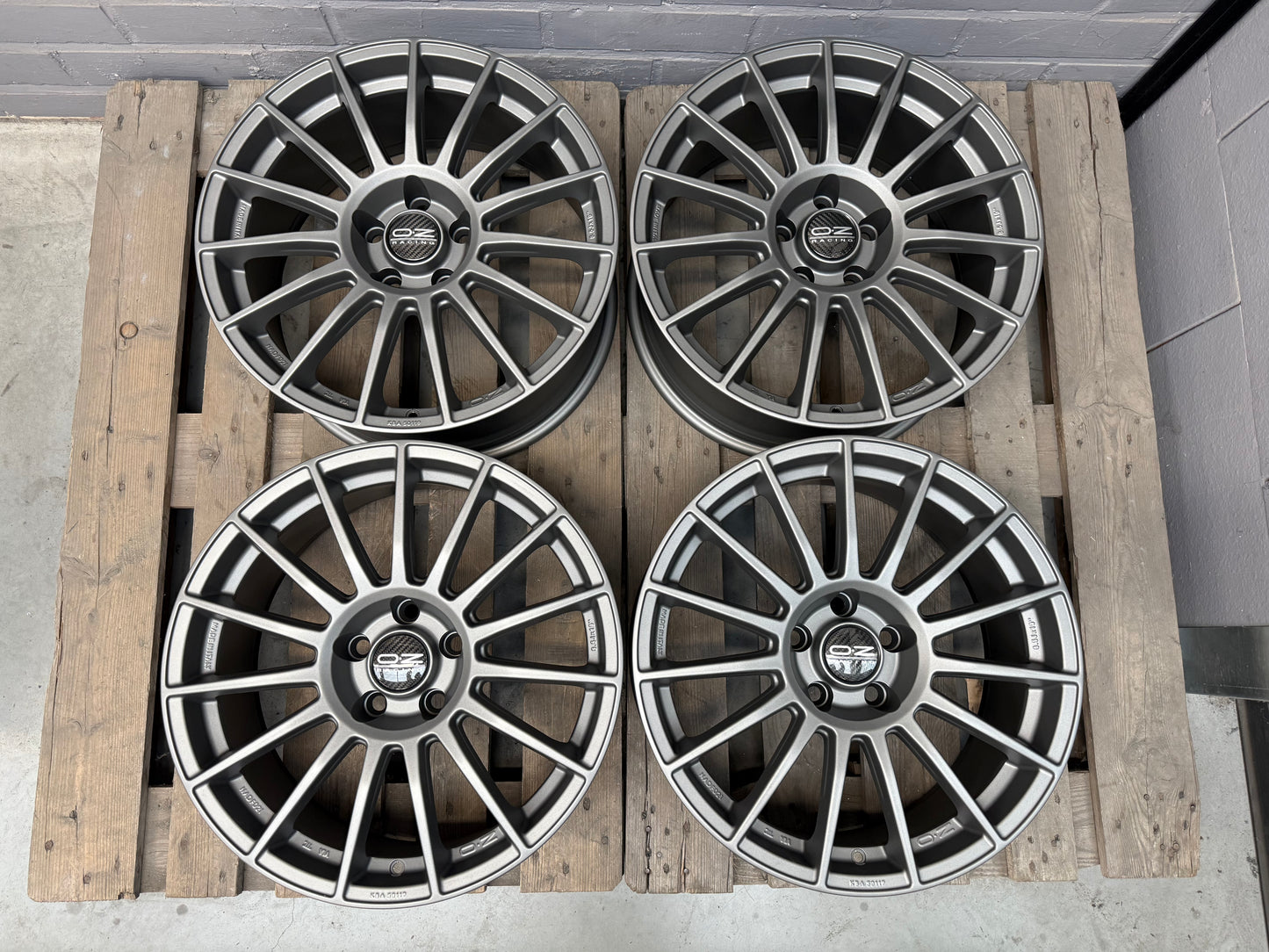 19” Oz Superturismo LM 5x120 wheels