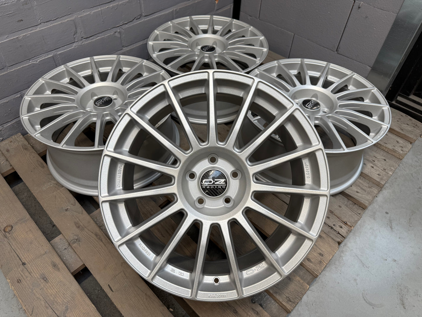19” Oz Superturismo LM 5x112 wheels