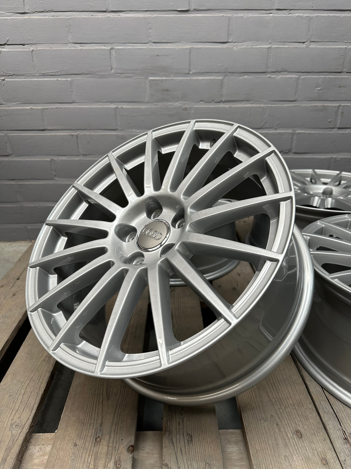 18” Original Audi A4 DTM 5x112 wheels ( S4 B7 )
