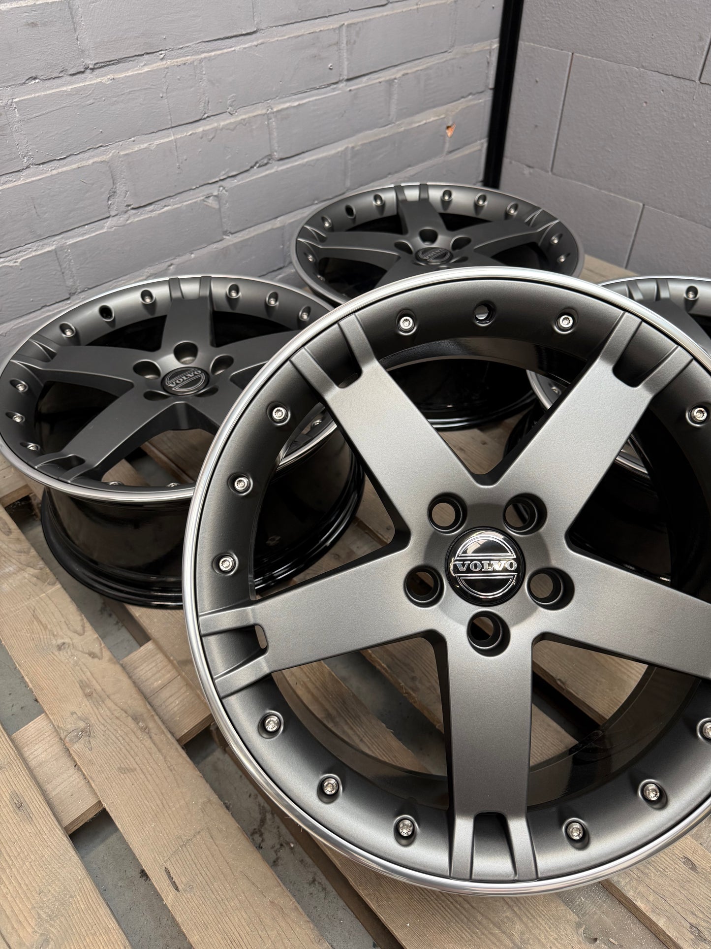 18” Volvo Medea 5x108 wheels ( C30 S40 V40 V50 )