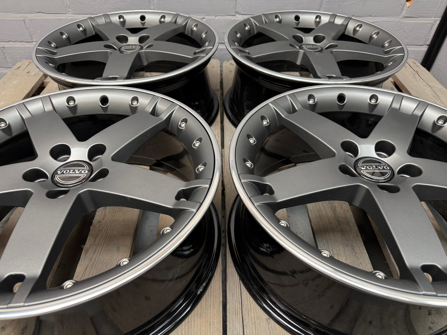 18” Volvo Medea 5x108 wheels ( C30 S40 V40 V50 )