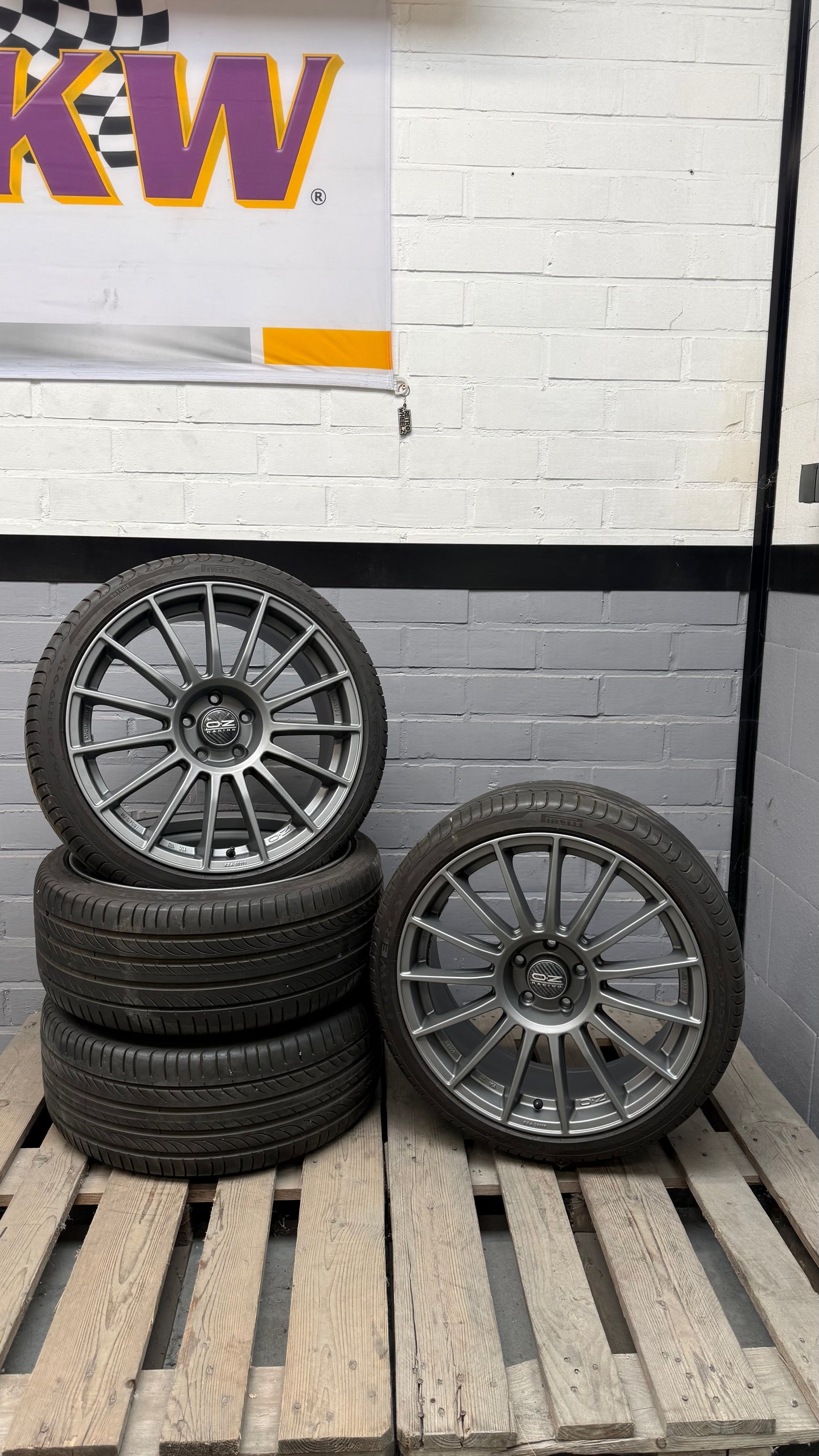 19” Oz Superturismo LM 5x112 wheels + Pirelli Tires