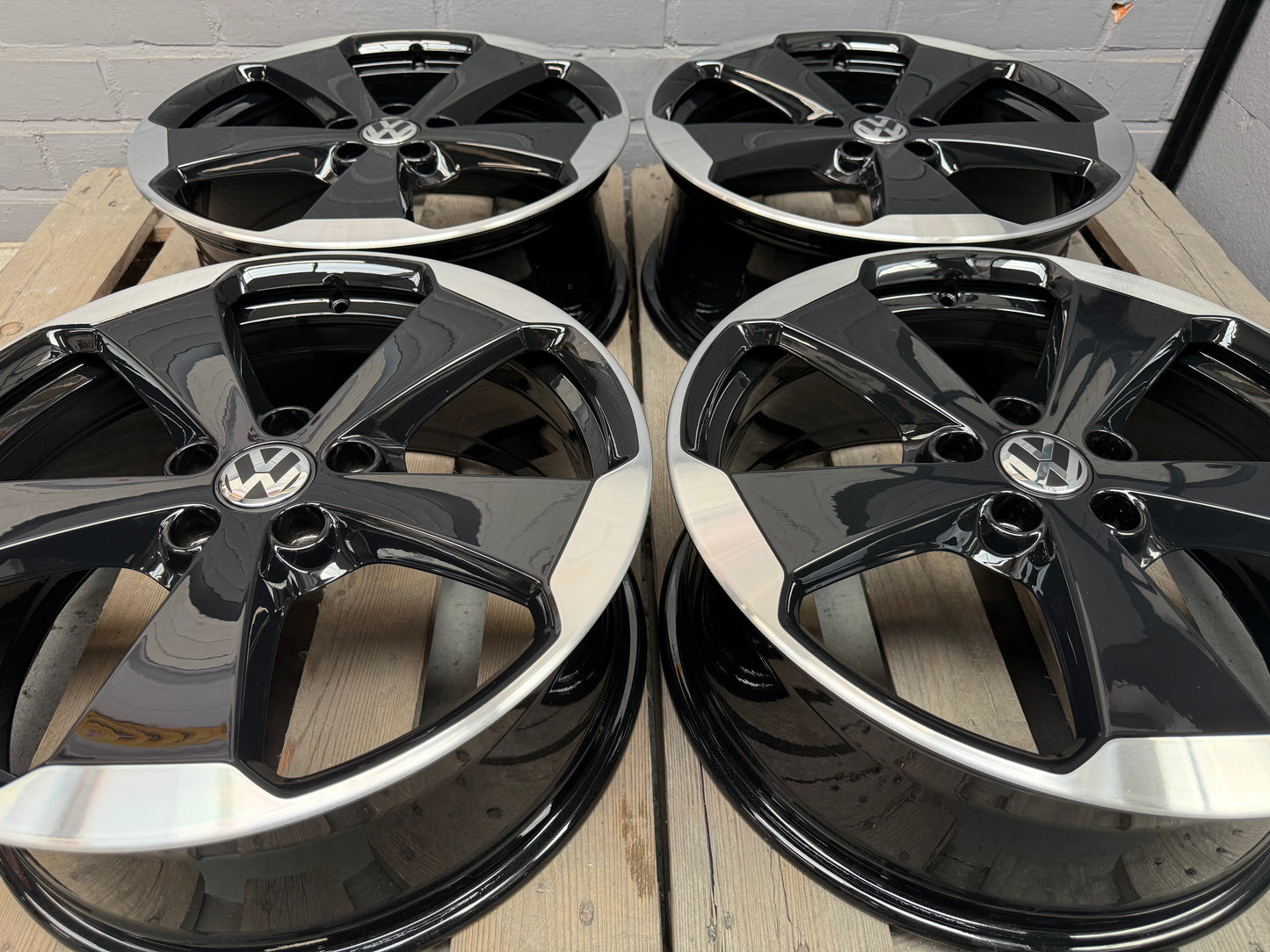 19” Vw Glendale 5x112 wheels ( Golf 6 GTI Edition 35 )