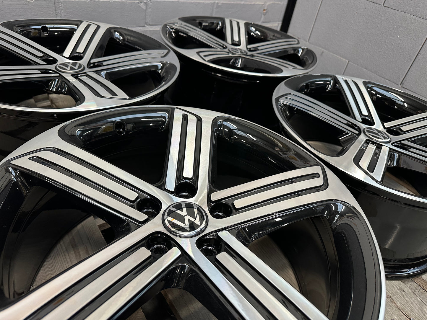 19” Vw Cadiz 5x112 wheels ( Golf 7R )