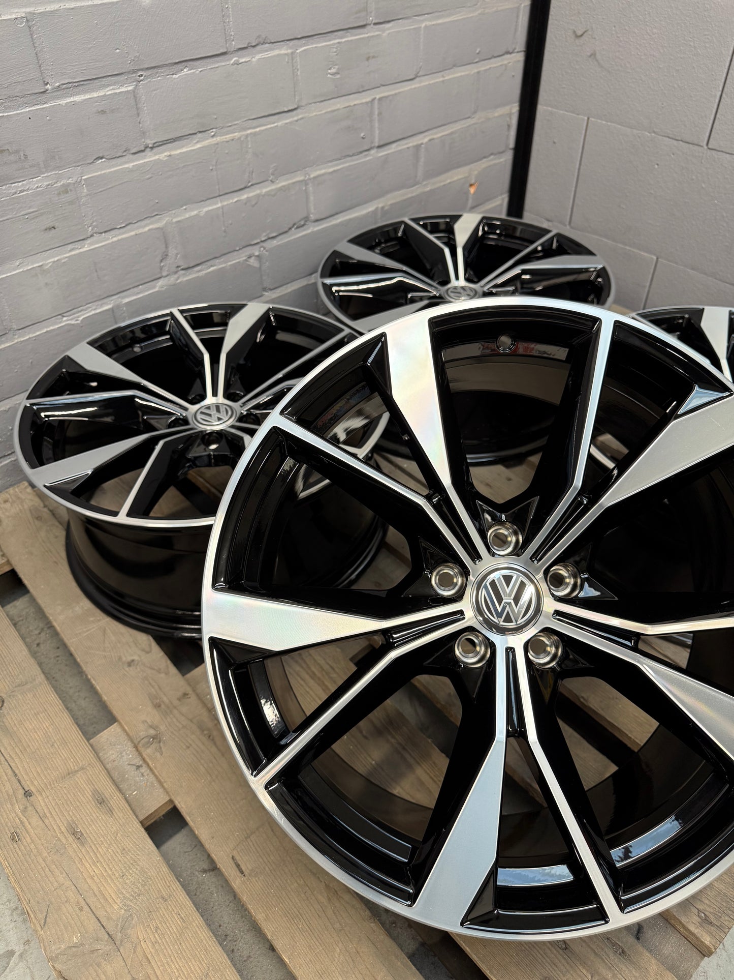 20” New Original Vw Tiguan 5x112 Misano wheels