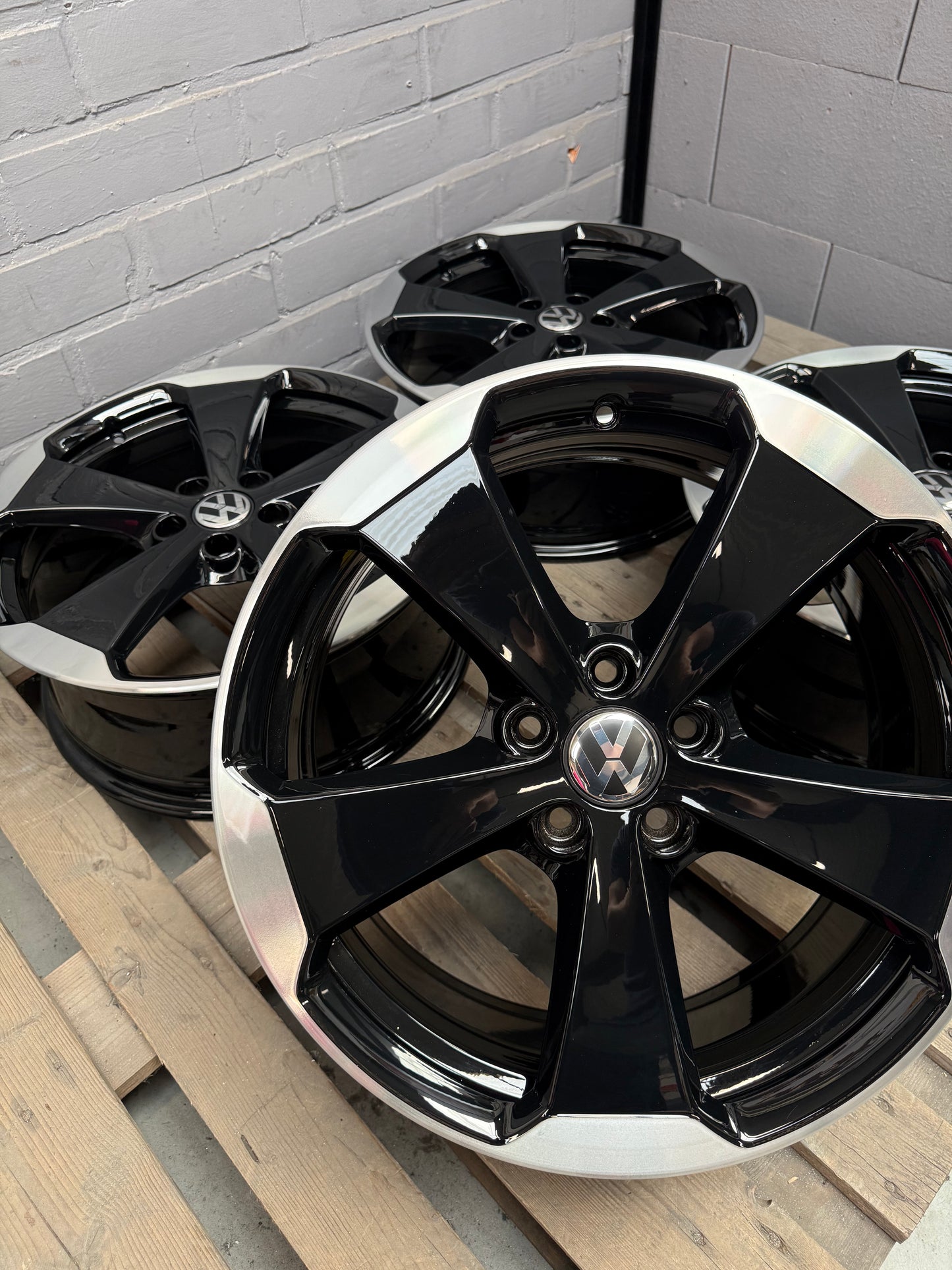 19” Vw Glendale 5x112 wheels ( Golf 6 GTI Edition 35 )