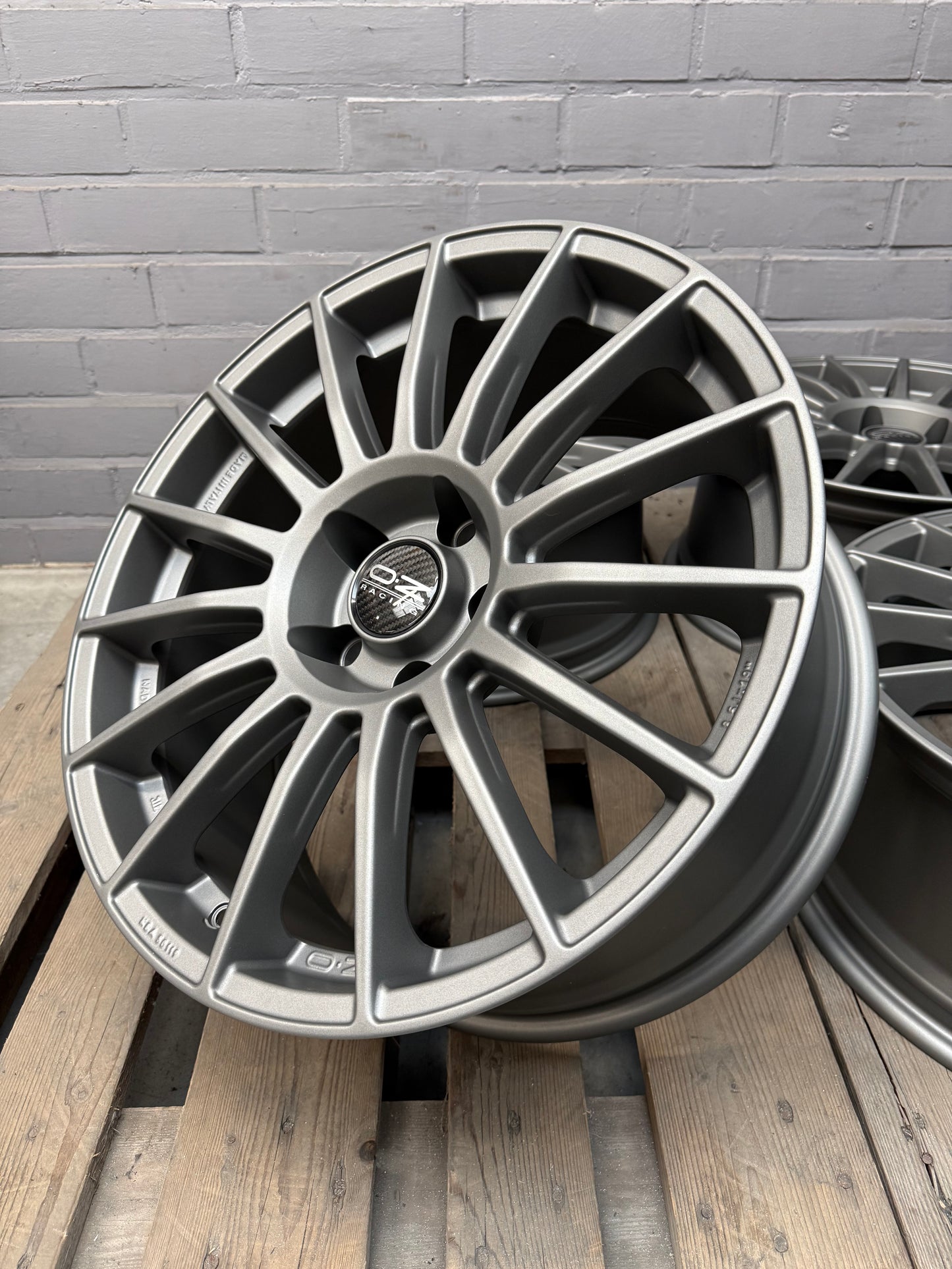 19” Oz Superturismo LM 5x120 wheels