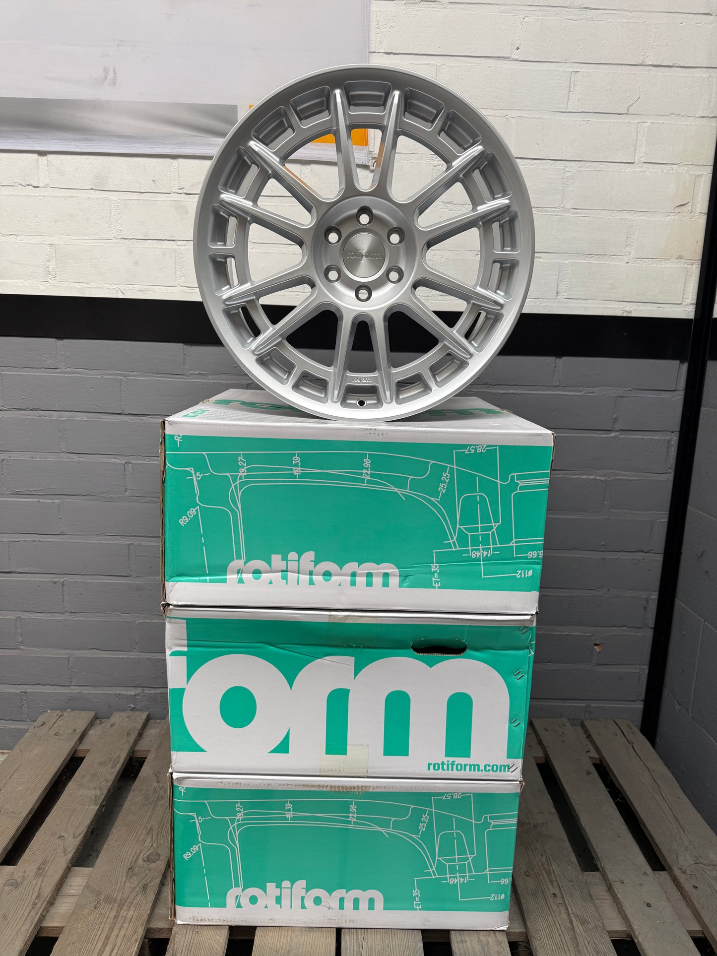 20” Rotiform OZR-T 6x120 wheels ( New Vw Transporter & Ford Transit )