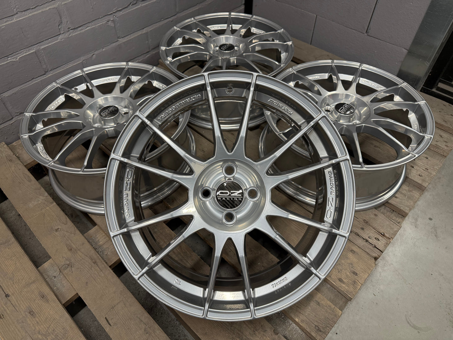 18” Oz Ultraleggera 4x100 wheels